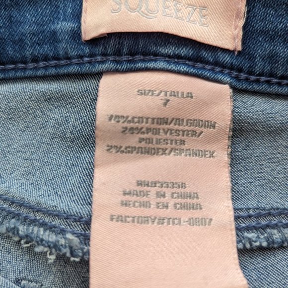 Squeeze Jeans 7/8 with a Flippy Coin Purse - Picture 4 of 4